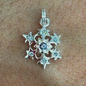 Silver Snowflake Pendant with blue Crystals